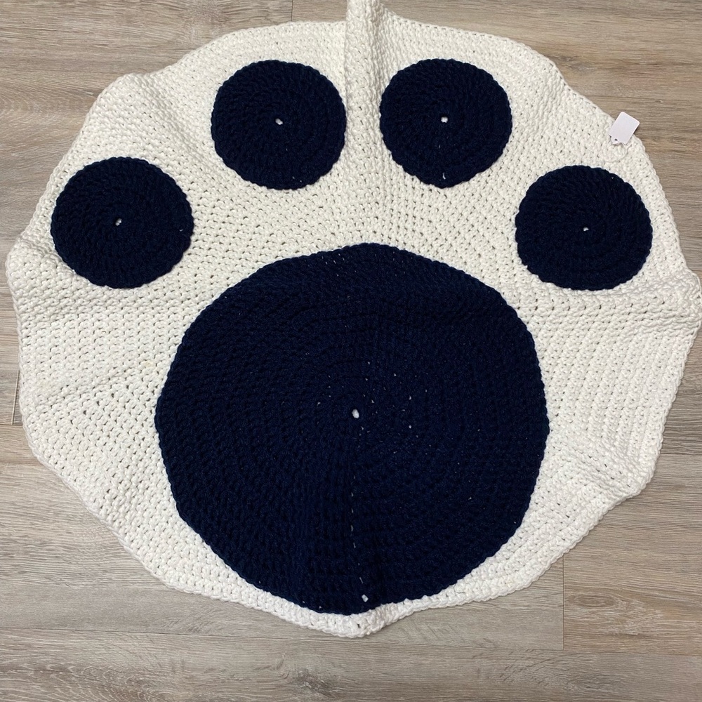 Handmade 26” White and Navy Paw Print Crochet Throw Rug